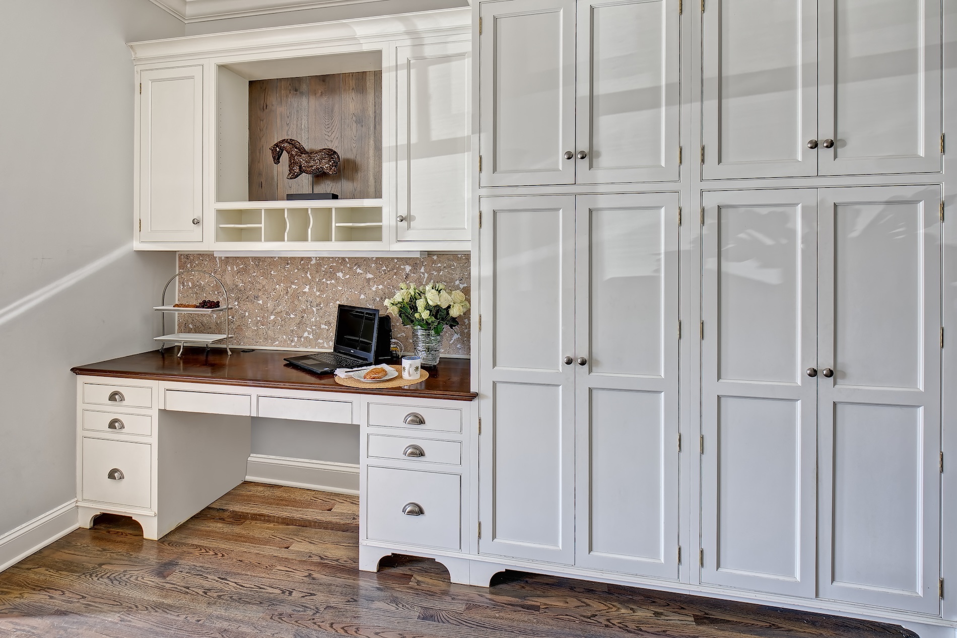 Kitchen Desk Built In Shelves Cabinetry